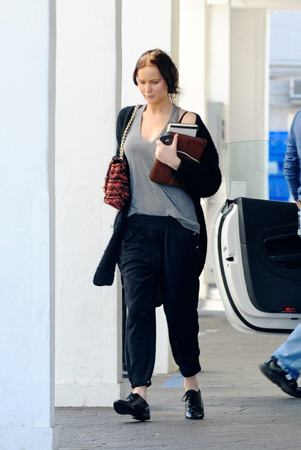 January_8_-_Heading_to_a_salon_in_Beverly_Hills_28529.jpg
