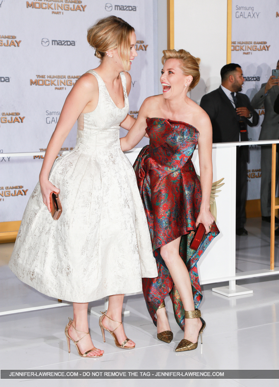 AX__November_17_-__Mockingjay__Part_1__LA_Premiere_2814829.jpg