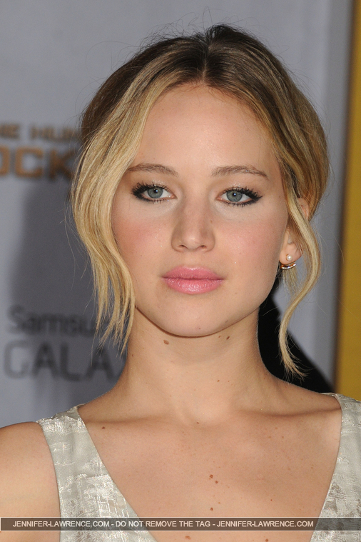 A_November_17_-__Mockingjay_Part_1__LA_Premiere_282529.jpg