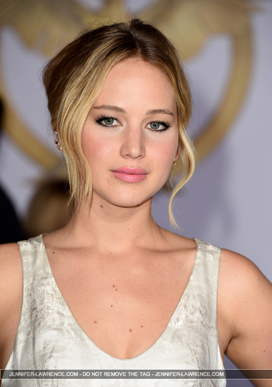 A_November_17_-__Mockingjay_Part_1__LA_Premiere_284529.jpg