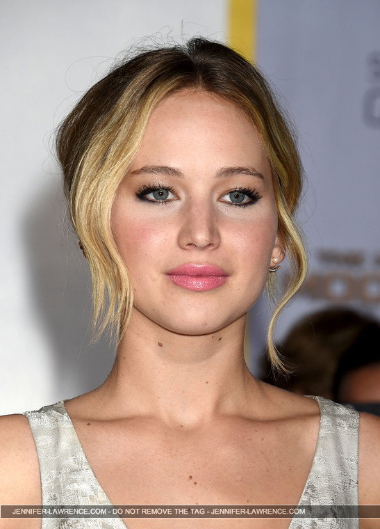 A_November_17_-__Mockingjay_Part_1__LA_Premiere_288129.jpg