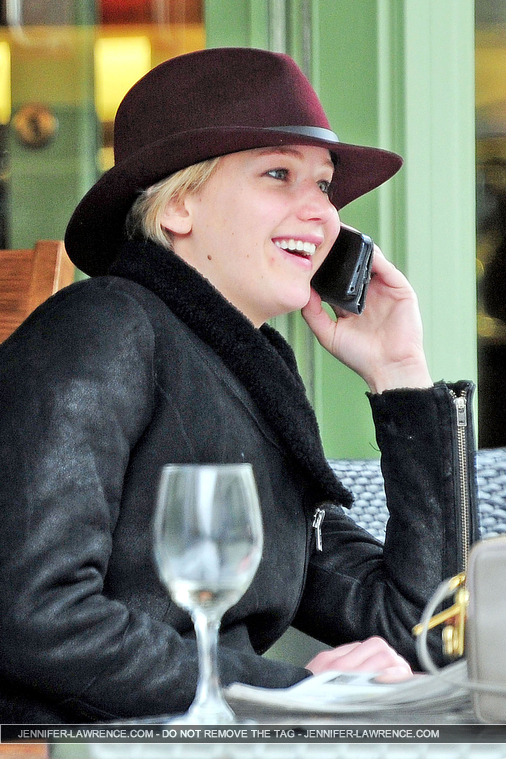 April_24_-_Having_lunch_with_Nicholas_Hoult_in_London_283129.jpg