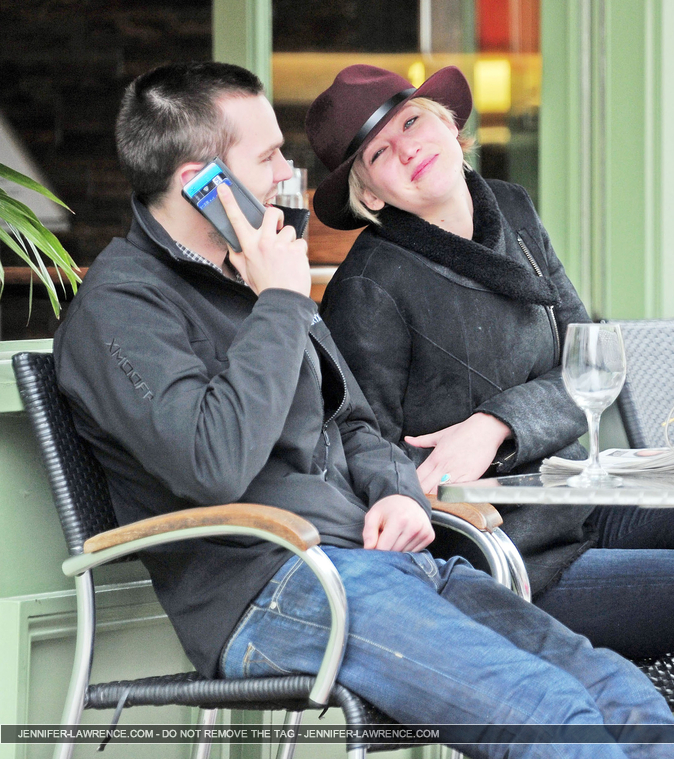April_24_-_Having_lunch_with_Nicholas_Hoult_in_London_283529.jpg