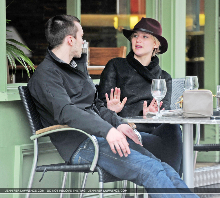 April_24_-_Having_lunch_with_Nicholas_Hoult_in_London_284629.jpg