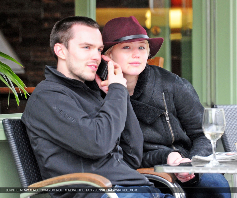 April_24_-_Having_lunch_with_Nicholas_Hoult_in_London_28529.jpg