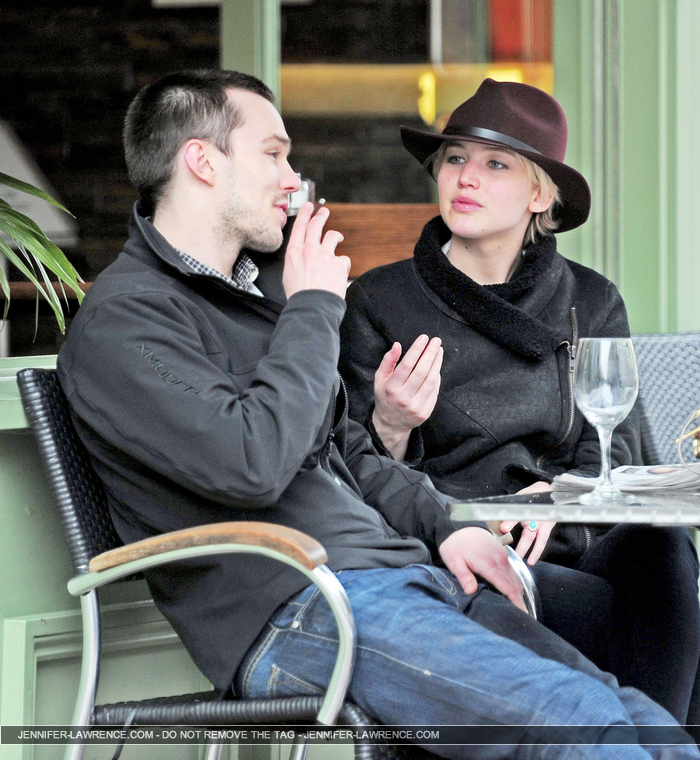 April_24_-_Having_lunch_with_Nicholas_Hoult_in_London_285329.jpg