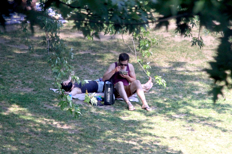 August_20_-_Jennifer_Lawrence___Nicholas_Hoult_at_Park_Lafontaine_in_Montreal_284129.jpg