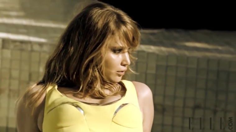 Behind_the_Scenes_Elle_Photoshoot_28December_201229__2814729.jpg