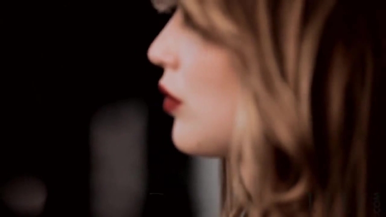 Behind_the_Scenes_Elle_Photoshoot_28December_201229__2828129.jpg