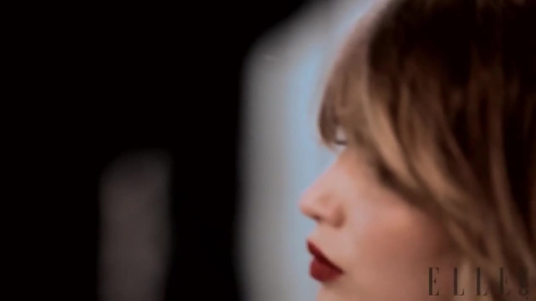 Behind_the_Scenes_Elle_Photoshoot_28December_201229__2828729.jpg