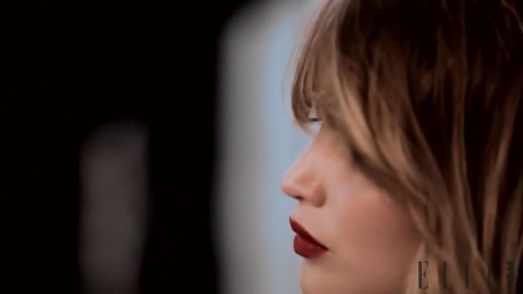 Behind_the_Scenes_Elle_Photoshoot_28December_201229__2828829.jpg