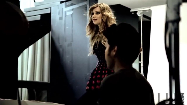 Behind_the_Scenes_Elle_Photoshoot_28December_201229__284429.jpg