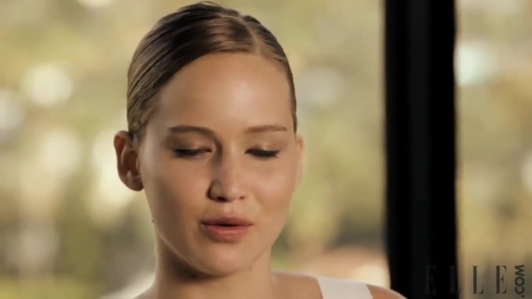 Behind_the_Scenes_Elle_Photoshoot_28December_201229__2853429.jpg