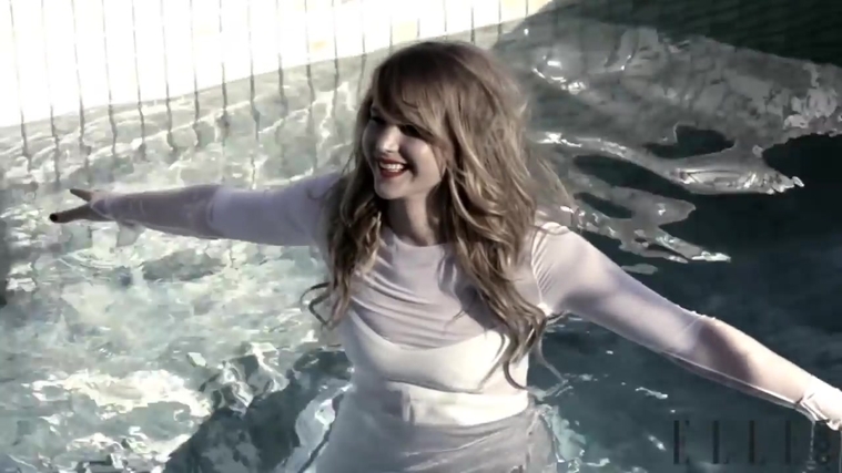Behind_the_Scenes_Elle_Photoshoot_28December_201229__2857429.jpg