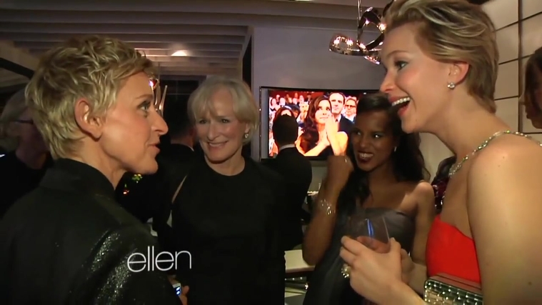 Behind_the_Scenes_at_the_Oscars_2810229.jpg