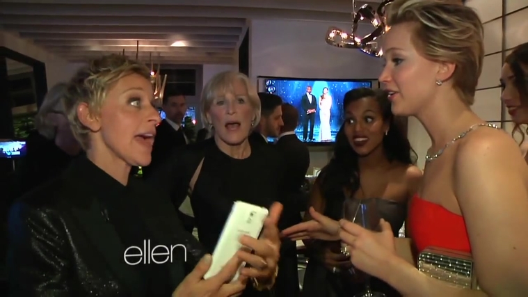 Behind_the_Scenes_at_the_Oscars_2812029.jpg