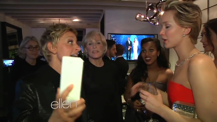 Behind_the_Scenes_at_the_Oscars_2812129.jpg
