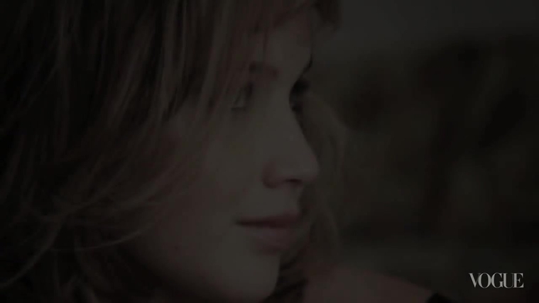 Behind_the_Scenes_with_Jennifer_Lawrence_on_Her_Cover_Shoot_-_Vogue_Diaries_058.jpg