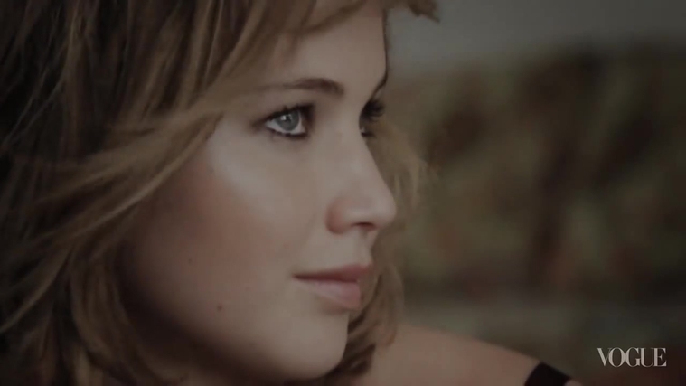 Behind_the_Scenes_with_Jennifer_Lawrence_on_Her_Cover_Shoot_-_Vogue_Diaries_061.jpg