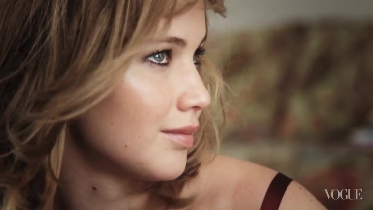 Behind_the_Scenes_with_Jennifer_Lawrence_on_Her_Cover_Shoot_-_Vogue_Diaries_073.jpg