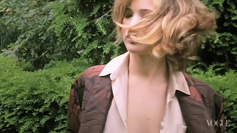Behind_the_Scenes_with_Jennifer_Lawrence_on_Her_Cover_Shoot_-_Vogue_Diaries_132.jpg