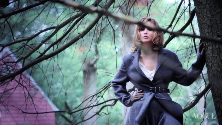 Behind_the_Scenes_with_Jennifer_Lawrence_on_Her_Cover_Shoot_-_Vogue_Diaries_160.jpg