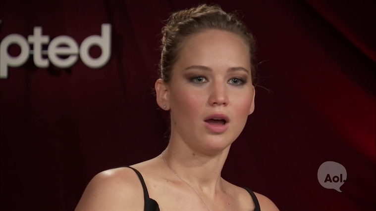 Catching_Fire_Unscripted_Interview_Moviefone__2828329~0.jpg