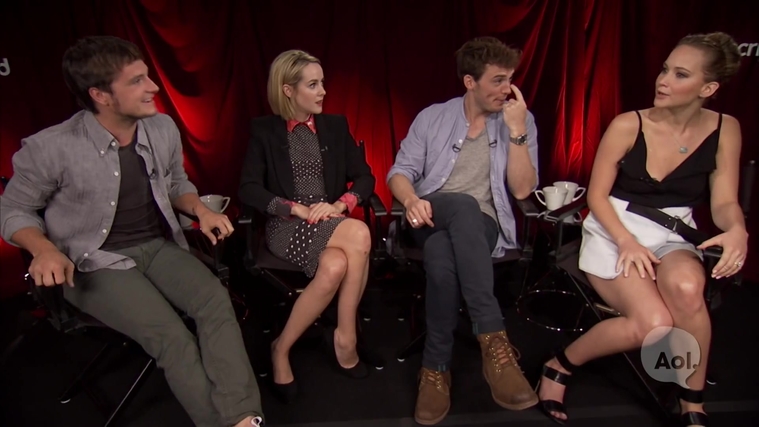 Catching_Fire_Unscripted_Interview_Moviefone__2828429~0.jpg