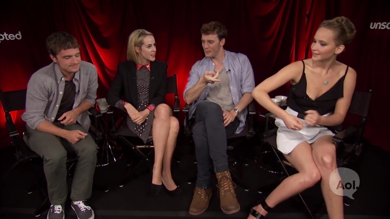 Catching_Fire_Unscripted_Interview_Moviefone__2832229~0.jpg