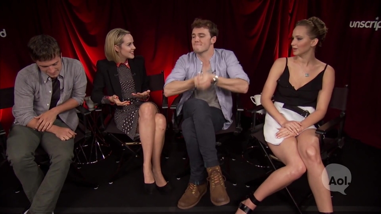 Catching_Fire_Unscripted_Interview_Moviefone__2832529.jpg