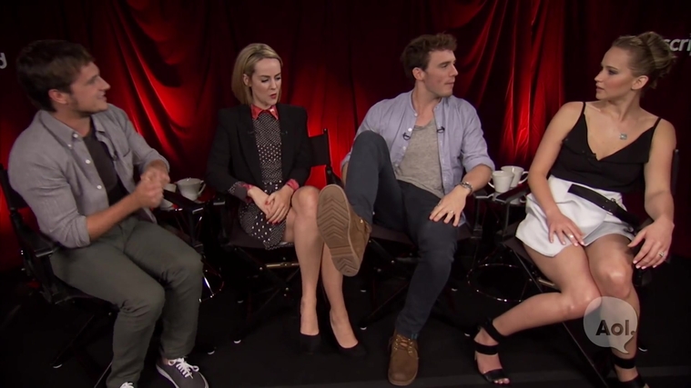 Catching_Fire_Unscripted_Interview_Moviefone__2836129~0.jpg