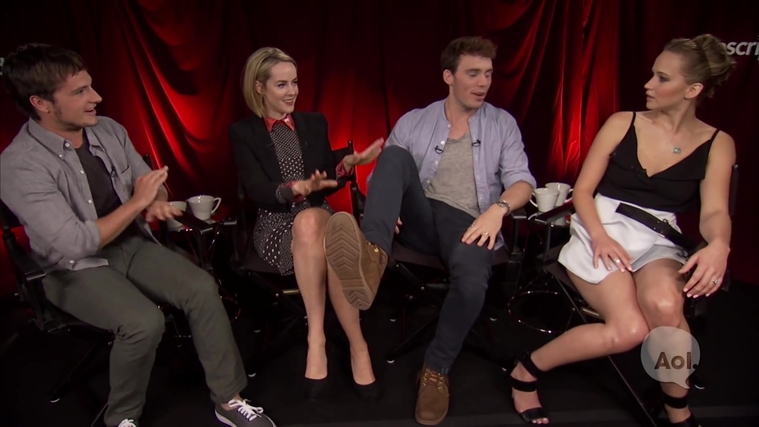 Catching_Fire_Unscripted_Interview_Moviefone__2836229~0.jpg