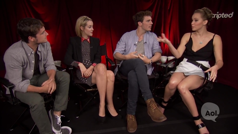 Catching_Fire_Unscripted_Interview_Moviefone__289029.jpg