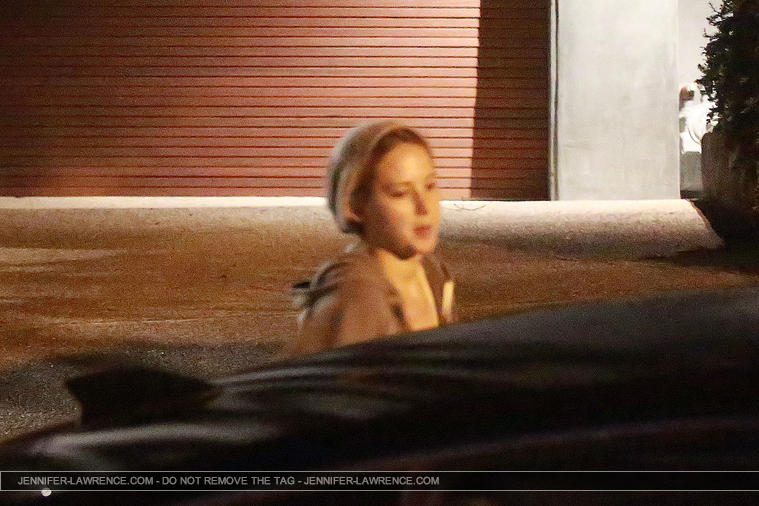 December_12_-_Arriving_at_Gabe_Polsky_s_home_in_Beverly_Hills_284629.jpg
