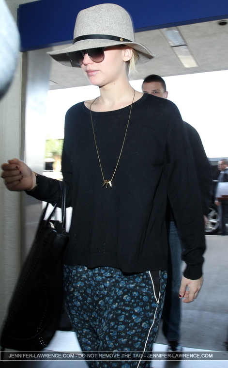 December_14_-_Departing_LAX_Airport_in_Los_Angeles_281029.jpg