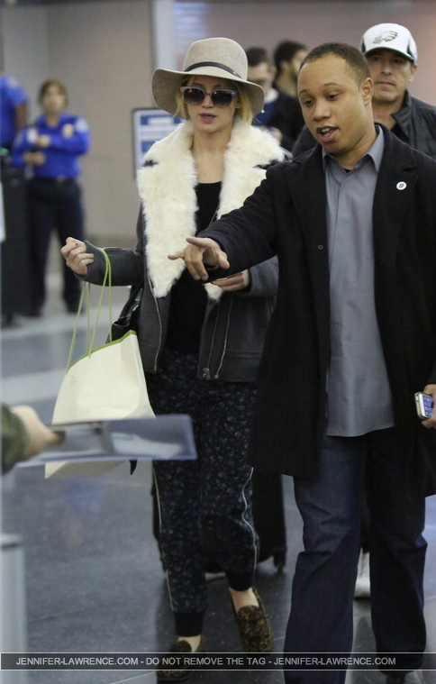 December_14_-_Departing_LAX_Airport_in_Los_Angeles_283029.jpg