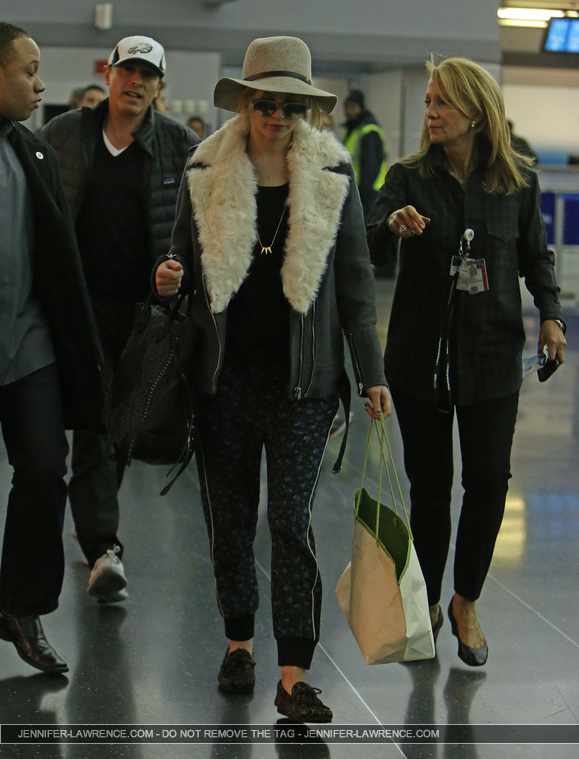 December_14_-_Departing_LAX_Airport_in_Los_Angeles_286629.jpg