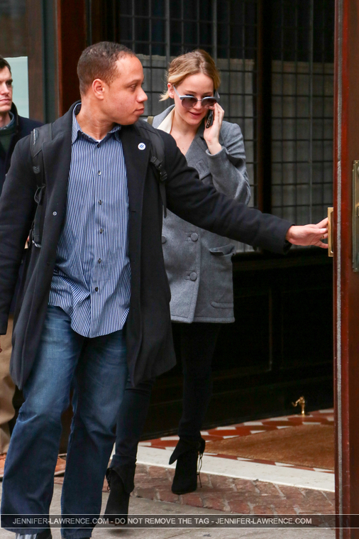 December_16_-_Leaving_her_hotel_in_New_York_28629.jpg