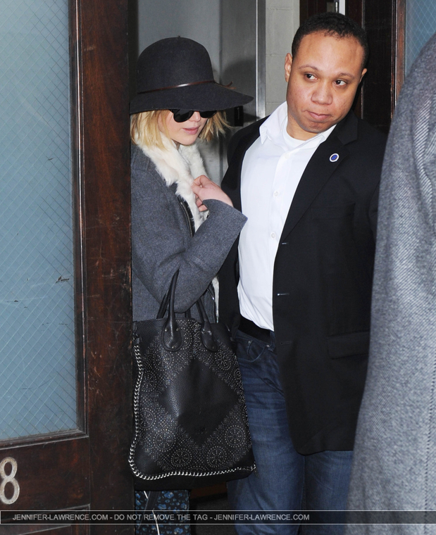 December_18_-_Leaving_the_Greenwich_hotel_in_New_York_281229.jpg