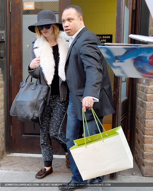 December_18_-_Leaving_the_Greenwich_hotel_in_New_York_282829.jpg