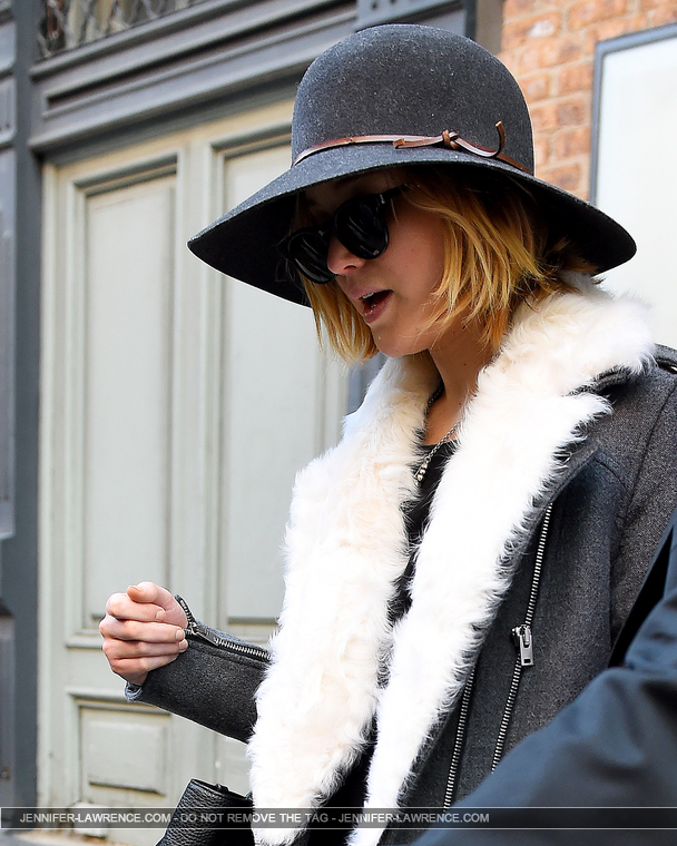 December_18_-_Leaving_the_Greenwich_hotel_in_New_York_283629.jpg