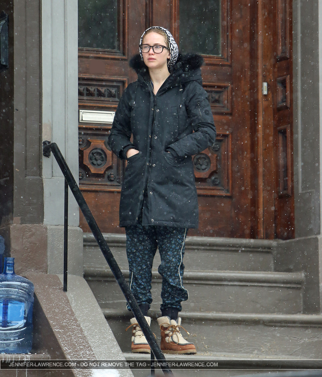 February_26_-_Out_in_Boston_with_her_dog_28829.jpg