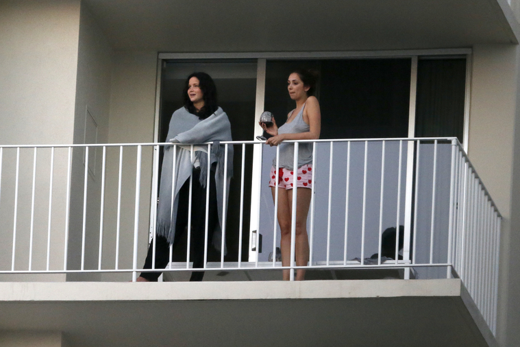 February_27_-_Jennifer_Lawrence_is_seen_enjoying_the_view_from_her_hotel_room_in_Hawaii_285629.jpg