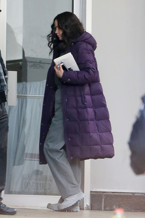 February_5_-__on_the_set_of___The_Hunger_Games__Mockingjay_-_Part_2___in_Atlanta__281129.jpg