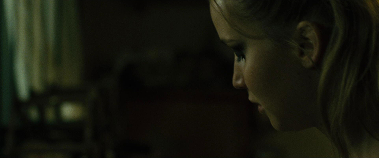House_at_the_End_of_the_Street__28137329.jpg