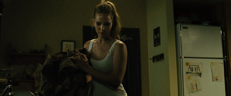 House_at_the_End_of_the_Street__28139529.jpg