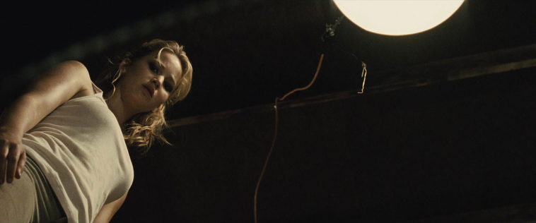 House_at_the_End_of_the_Street__28148629.jpg