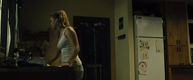 House_at_the_End_of_the_Street__28157429.jpg