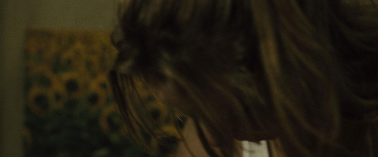 House_at_the_End_of_the_Street__28175229.jpg