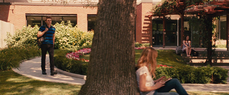 House_at_the_End_of_the_Street__2823329.jpg